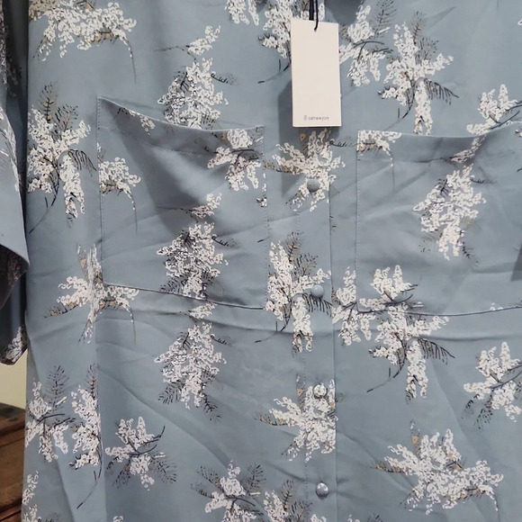 Oat New York floral flowy short sleeve button down - Picture 3 of 3